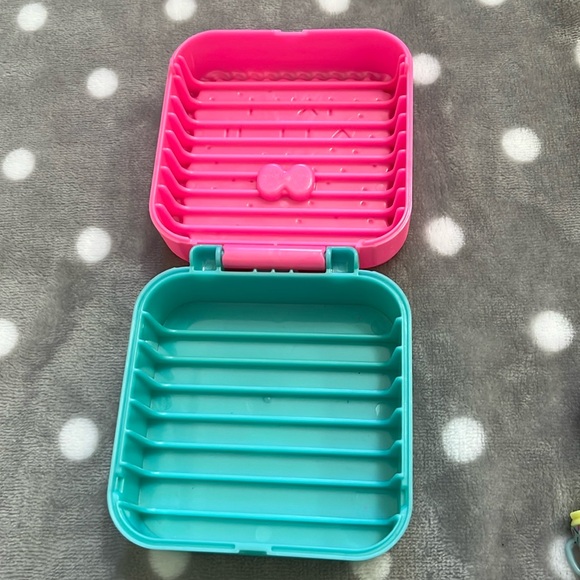 L.O.L Surprise Lot of Dolls, Pets and Accessories - Picture 16 of 17